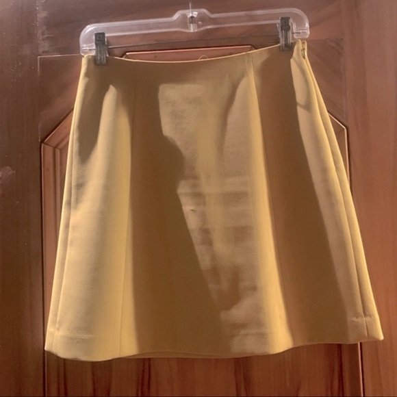 Aritzia Babaton Hopper Mini Skirt | Acacia Yellow 💛 - Picture 5 of 11